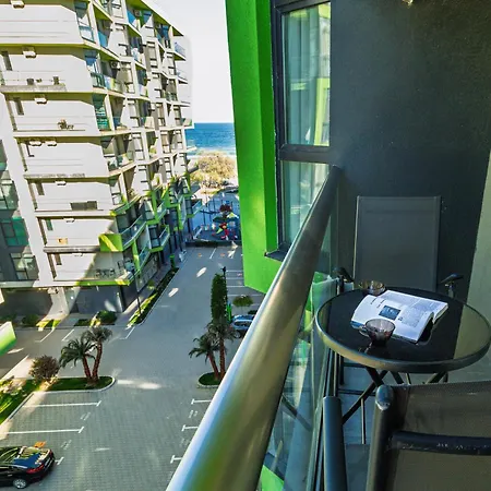 Eka - Pool & Lägenhet Năvodari