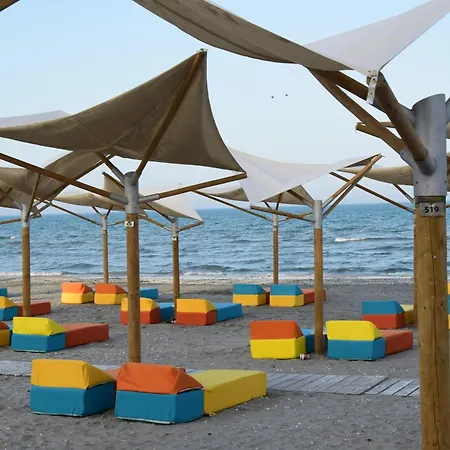 Eka - Pool & Lägenhet *