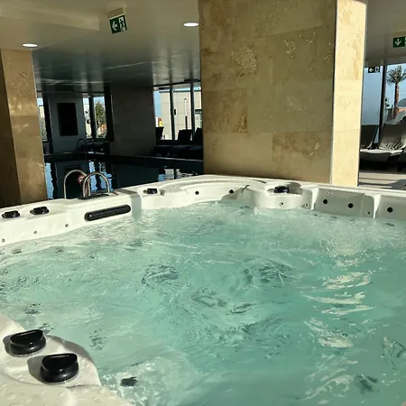 Eka - Pool & Lägenhet *