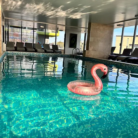 Lägenhet Eka - Pool & Năvodari