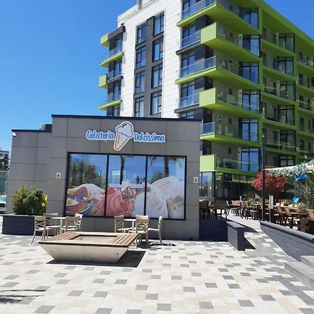 Eka - Pool & Apartment