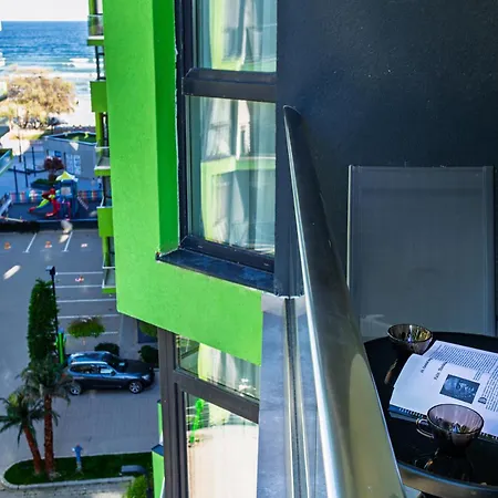 Eka - Pool & Lejlighed