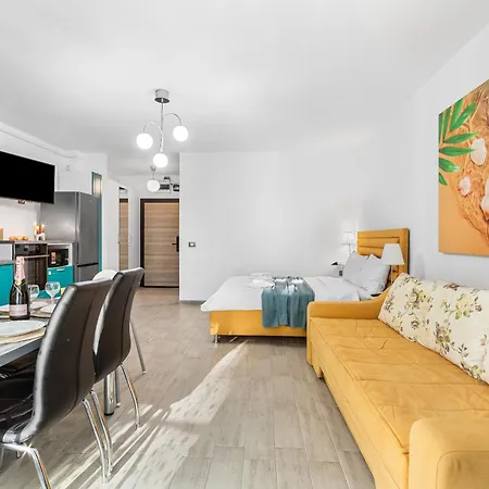 Eka - Pool & Năvodari