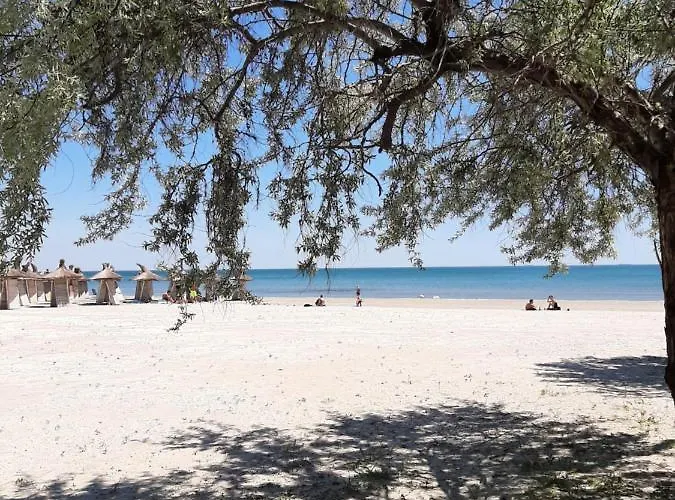 Eka - Pool & Appartement Năvodari