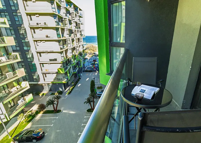 Eka - Pool & Appartement Năvodari